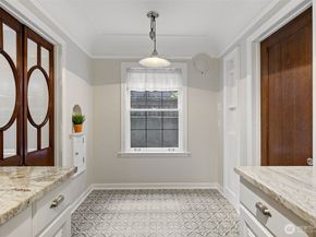 1120 17th Avenue B, Seattle WA 98122