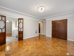 1120 17th Avenue B, Seattle WA 98122