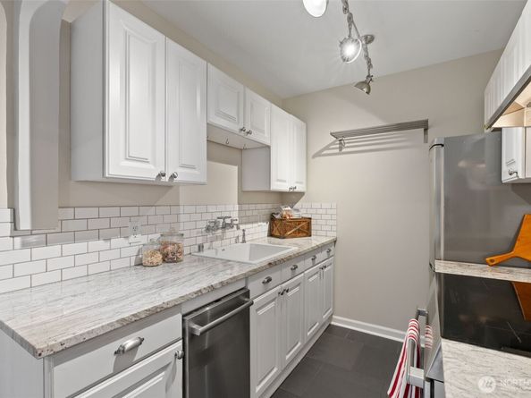 1120 17th Avenue B, Seattle WA 98122