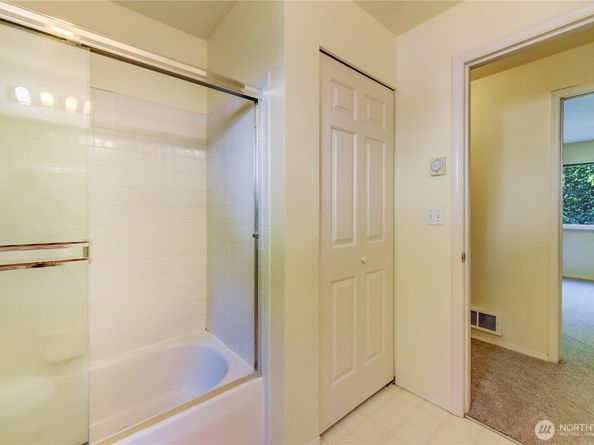 2969 142nd Place SE 7, Bellevue WA 98007