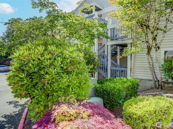 2969 142nd Place SE 7, Bellevue WA 98007