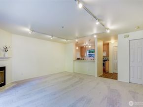 2969 142nd Place SE 7, Bellevue WA 98007