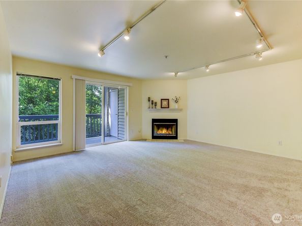 2969 142nd Place SE 7, Bellevue WA 98007