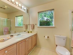 2969 142nd Place SE 7, Bellevue WA 98007