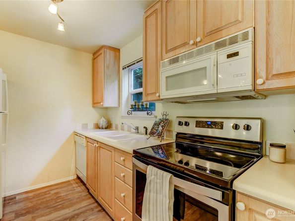 2969 142nd Place SE 7, Bellevue WA 98007