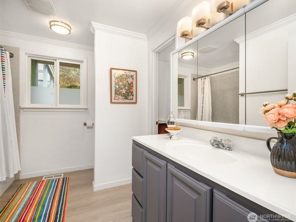 18304 McLean Road SW, Vashon WA 98070