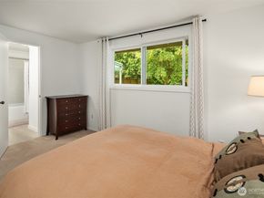 18304 McLean Road SW, Vashon WA 98070