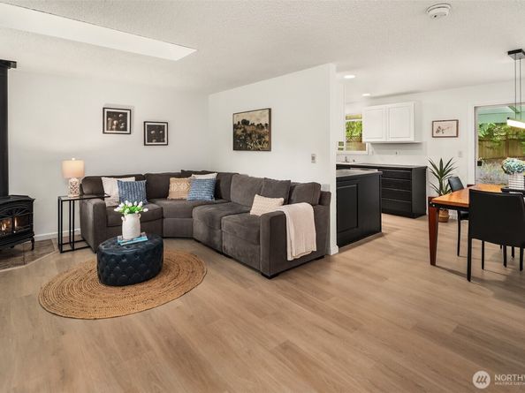 18304 McLean Road SW, Vashon WA 98070