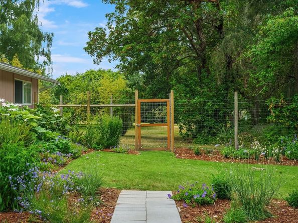18304 McLean Road SW, Vashon WA 98070