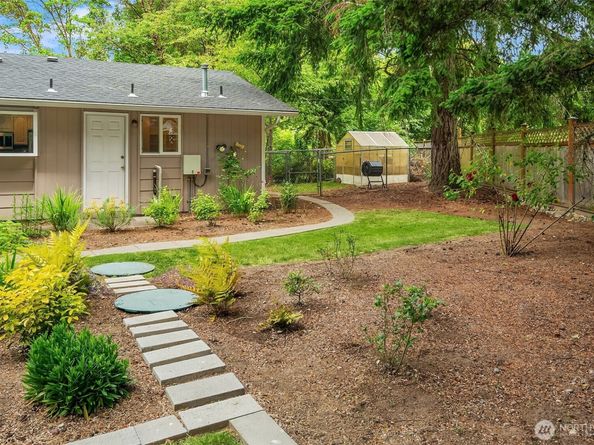 18304 McLean Road SW, Vashon WA 98070