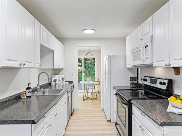 1800 Grant Avenue S G2, Renton WA 98055