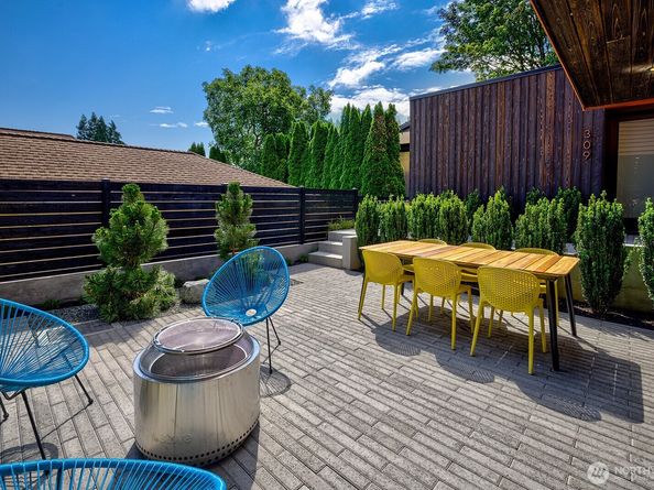 311 NE 59th Street, Seattle WA 98105