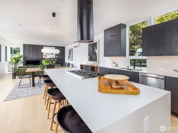 311 NE 59th Street, Seattle WA 98105