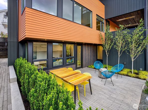 311 NE 59th Street, Seattle WA 98105