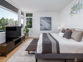 311 NE 59th Street, Seattle WA 98105