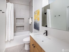 311 NE 59th Street, Seattle WA 98105