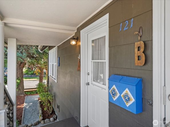 121 28th Avenue S, Seattle WA 98144