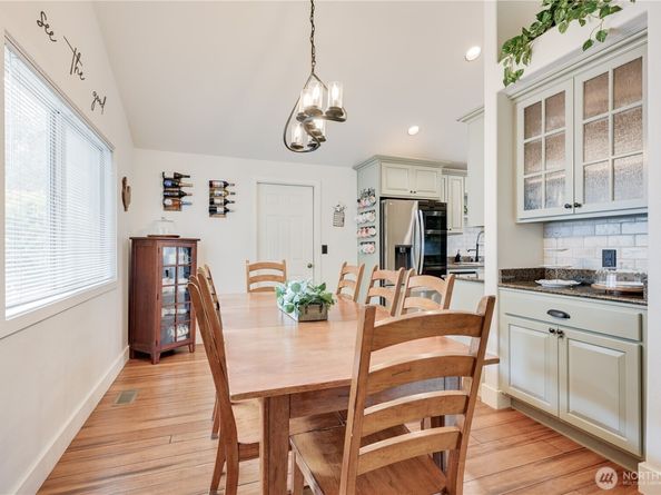 14079 117th Avenue NE, Kirkland WA 98034