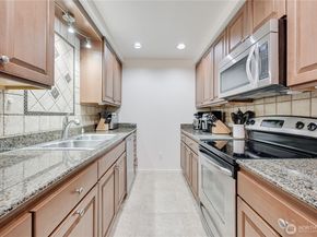 14079 117th Avenue NE, Kirkland WA 98034