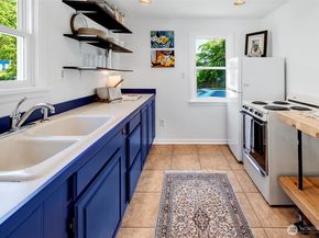 2711 NW 80th Street, Seattle WA 98117