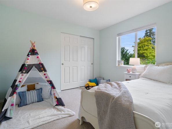 7612 Sandy Way NE, Poulsbo WA 98370
