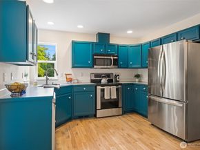 7612 Sandy Way NE, Poulsbo WA 98370