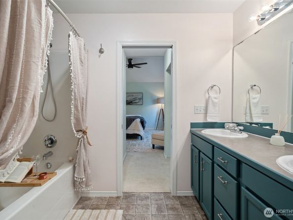 7612 Sandy Way NE, Poulsbo WA 98370