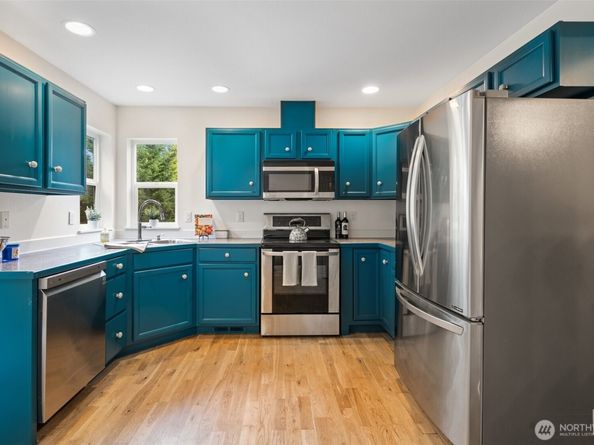 7612 Sandy Way NE, Poulsbo WA 98370