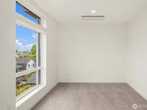 1244 15th Avenue E 9, Seattle WA 98112