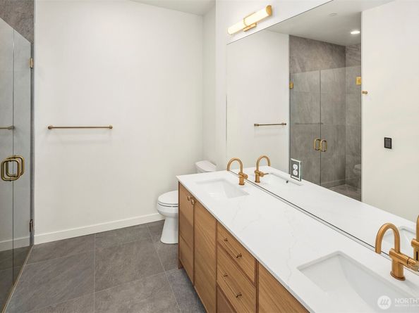 1244 15th Avenue E 9, Seattle WA 98112