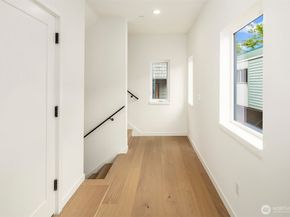 1244 15th Avenue E 9, Seattle WA 98112
