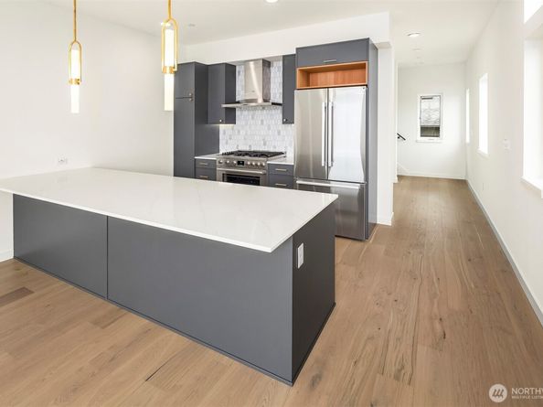 1244 15th Avenue E 9, Seattle WA 98112