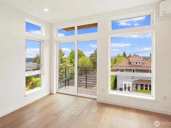1244 15th Avenue E 9, Seattle WA 98112