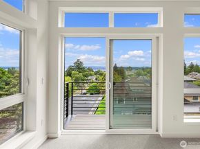 1244 15th Avenue E 9, Seattle WA 98112