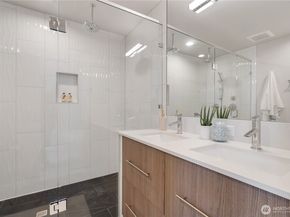 115 27th Avenue E D, Seattle WA 98112