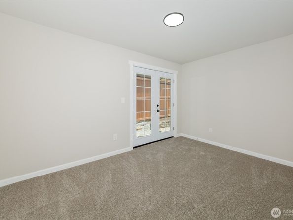 9621 1st Avenue SE, Everett WA 98208