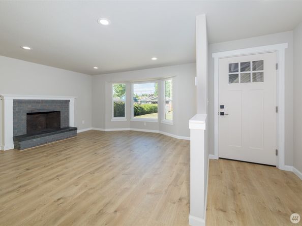 9621 1st Avenue SE, Everett WA 98208