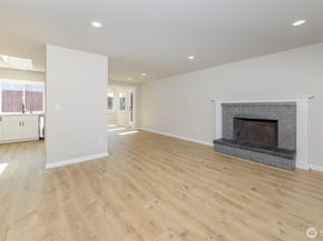 9621 1st Avenue SE, Everett WA 98208