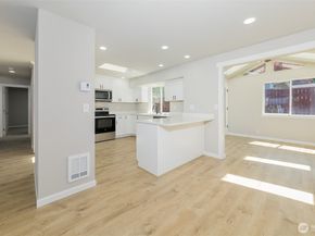 9621 1st Avenue SE, Everett WA 98208