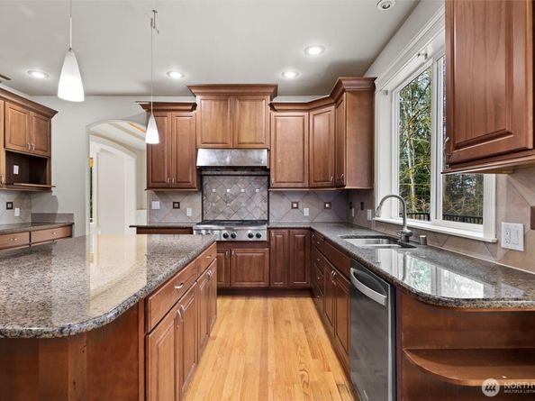 8516 NE 198th Street, Bothell WA 98011