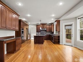 8516 NE 198th Street, Bothell WA 98011