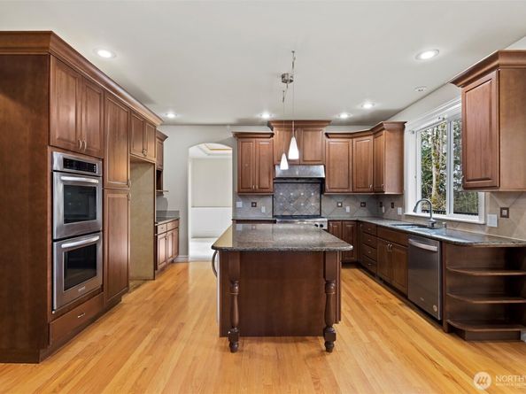 8516 NE 198th Street, Bothell WA 98011