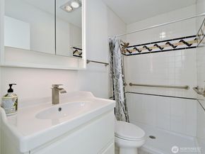 1156 Alki Avenue SW 204, Seattle WA 98116