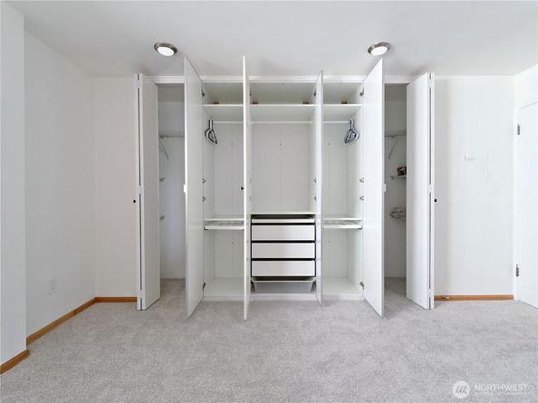 1156 Alki Avenue SW 204, Seattle WA 98116
