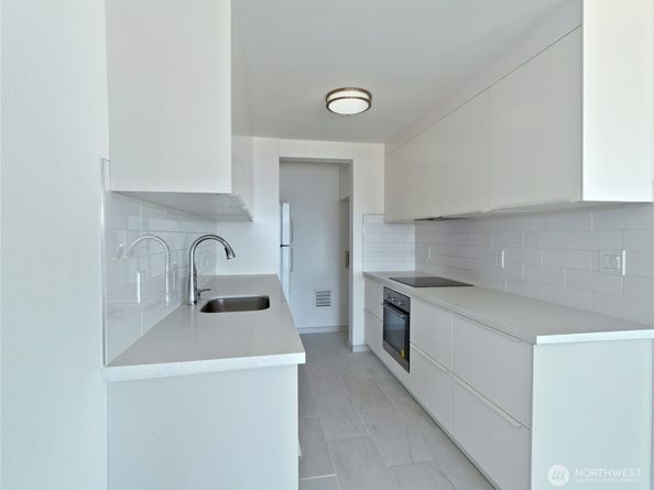 1156 Alki Avenue SW 204, Seattle WA 98116