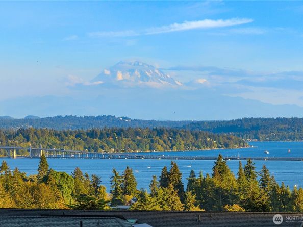 6816 51st Avenue NE, Seattle WA 98115