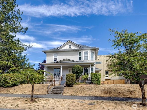 5522 12th Avenue NE, Seattle WA 98105