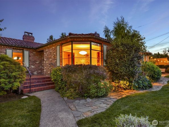 6049 Princeton Avenue NE, Seattle WA 98115