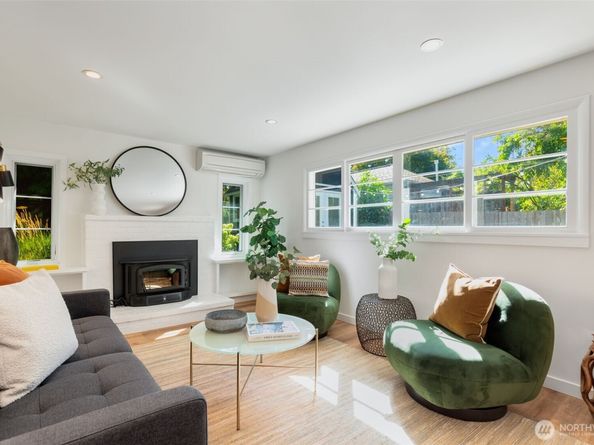 3040 NE 86th Street, Seattle WA 98115