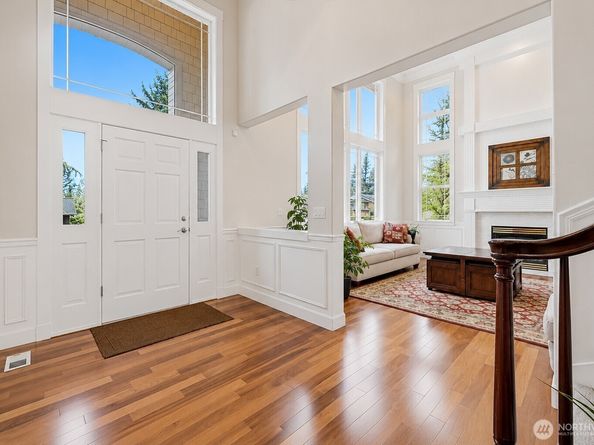 24121 NE 1st Place, Sammamish WA 98074
